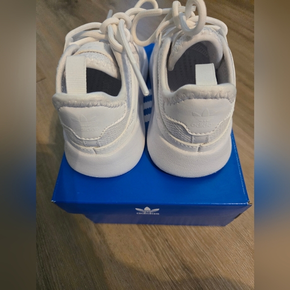 Toddler Adidas Sneakers - Picture 4 of 6